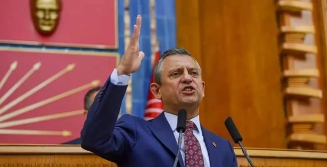 Özgür Özel'den 'Yeni Parti' İlanı: Veda ve Başlangıç